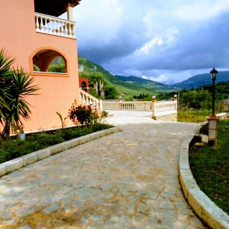 Villa Silvia Agios Matthaios  Экстерьер фото