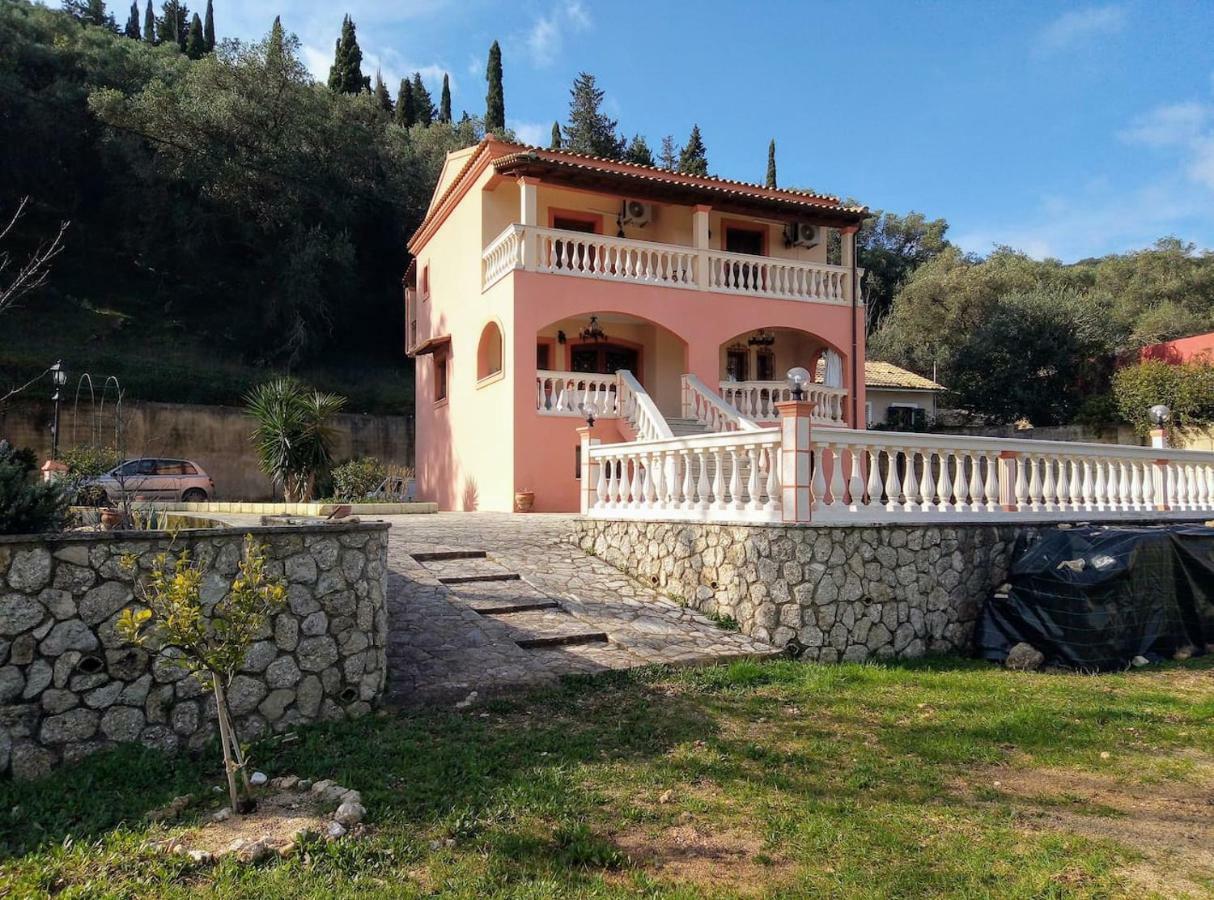 Villa Silvia Agios Matthaios  Экстерьер фото