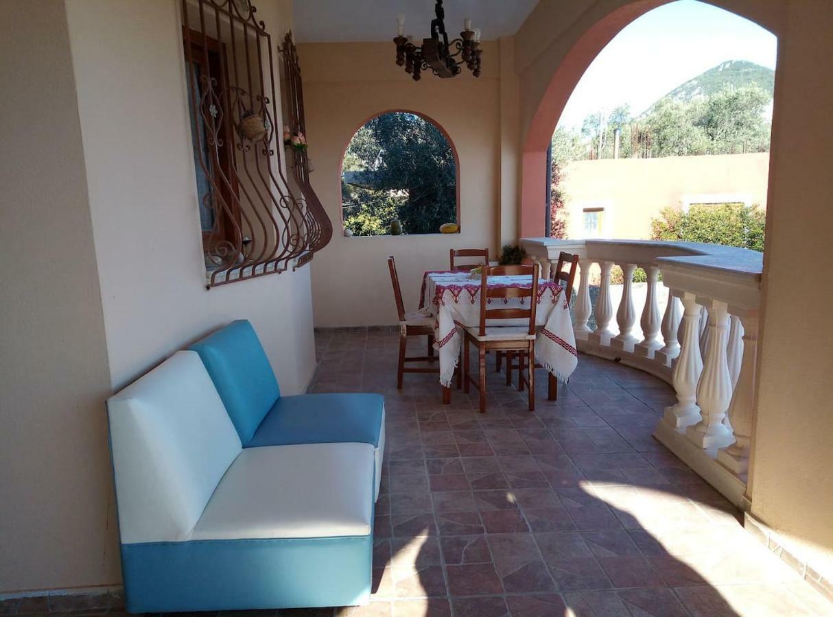 Villa Silvia Agios Matthaios  Экстерьер фото