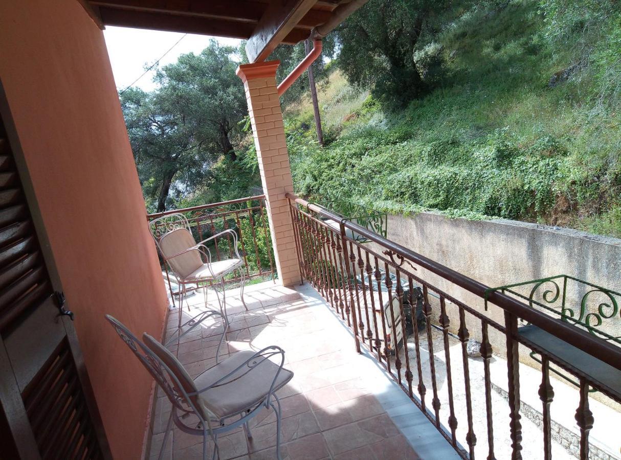 Villa Silvia Agios Matthaios  Экстерьер фото